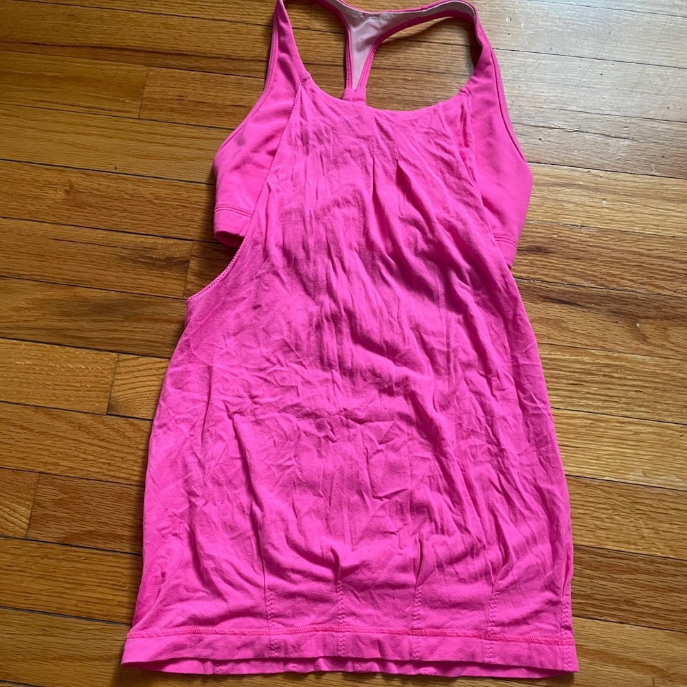 Lululemon tank with built in bra